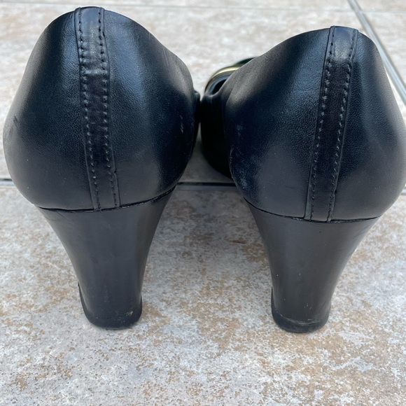 Tory Burch
Black Pacey Cap Toe - Picture 7 of 15